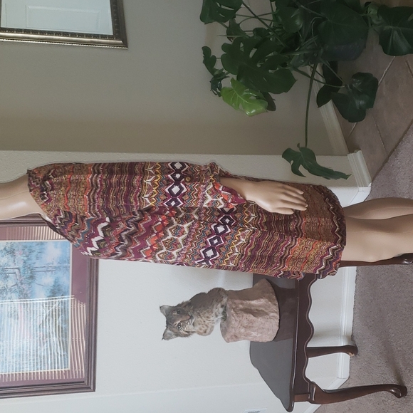 Brendas s earth toned tribal patterned button tab quarter sleeve shift - Picture 2 of 6